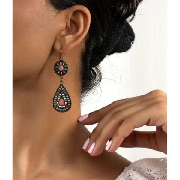 2ff25626-c0fd-47d8-86a6-fb149a7cad6f.png Elegant Drop-Shaped Earrings: Lightweight